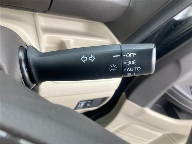 N-BOX G・Lターボ Honda SENSING ナビゲーション/ETC/バックカメラ/スマートキー/プッシュスタート/衝突被害軽減システム/レーンキープアシスト/LEDヘッドライト/オートライト/オートエアコン/アイドリングストップ/フロアマット(16枚目)