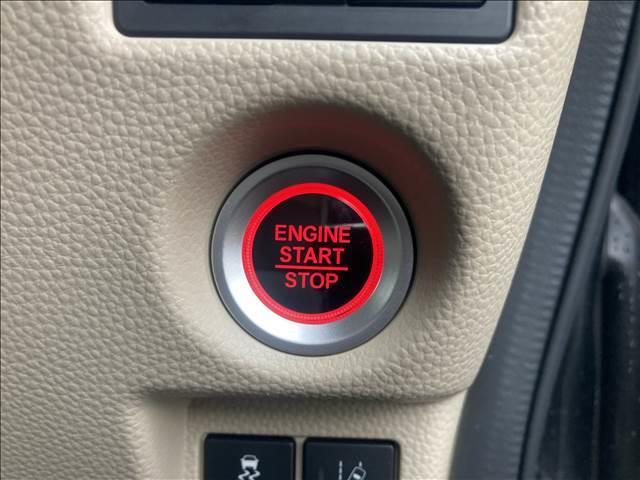 N-BOX G・Lターボ Honda SENSING ナビゲーション/ETC/バックカメラ/スマートキー/プッシュスタート/衝突被害軽減システム/レーンキープアシスト/LEDヘッドライト/オートライト/オートエアコン/アイドリングストップ/フロアマット(19枚目)