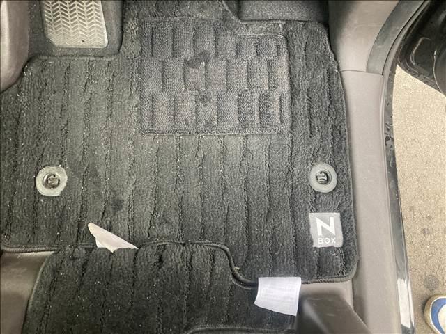 N-BOX G・Lターボ Honda SENSING ナビゲーション/ETC/バックカメラ/スマートキー/プッシュスタート/衝突被害軽減システム/レーンキープアシスト/LEDヘッドライト/オートライト/オートエアコン/アイドリングストップ/フロアマット(30枚目)