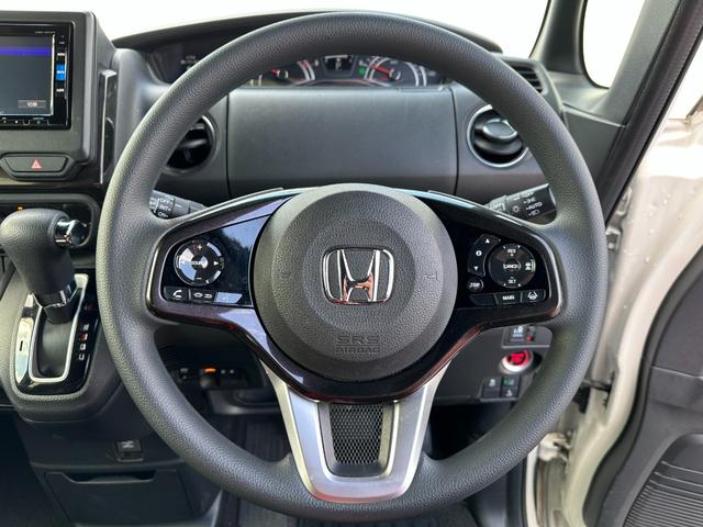 Ｎ－ＢＯＸカスタム カスタム　Ｇ・Ｌ　Ｈｏｎｄａ　ＳＥＮＳＩＮＧ　ナビゲーション／衝突被害軽減システム／レーンアシスト／ドライブレコーダー／ＥＴＣ／ＬＥＤヘッドライト／オートライト／シートヒーター／スマートキー／バックカメラ／オートエアコン／片側電動スライドドア（11枚目）