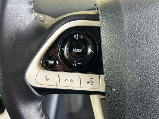 プリウス S ナビゲーション/ETC/LEDヘッドライト/オートライト/バックカメラ/スマートキー/プッシュスタート/オートエアコン/電動格納ミラー/フロアマット/サイドバイザー(10枚目)