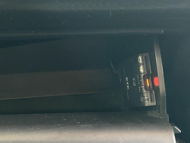 プリウス S ナビゲーション/ETC/LEDヘッドライト/オートライト/バックカメラ/スマートキー/プッシュスタート/オートエアコン/電動格納ミラー/フロアマット/サイドバイザー(17枚目)