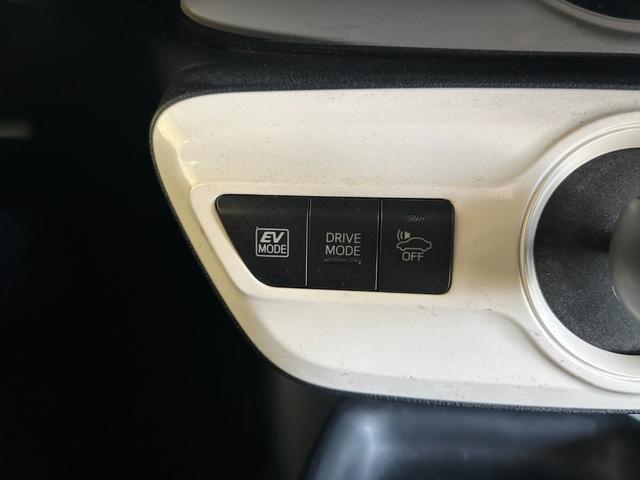 プリウス S ナビゲーション/ETC/LEDヘッドライト/オートライト/バックカメラ/スマートキー/プッシュスタート/オートエアコン/電動格納ミラー/フロアマット/サイドバイザー(18枚目)