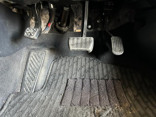 プリウス S ナビゲーション/ETC/LEDヘッドライト/オートライト/バックカメラ/スマートキー/プッシュスタート/オートエアコン/電動格納ミラー/フロアマット/サイドバイザー(23枚目)