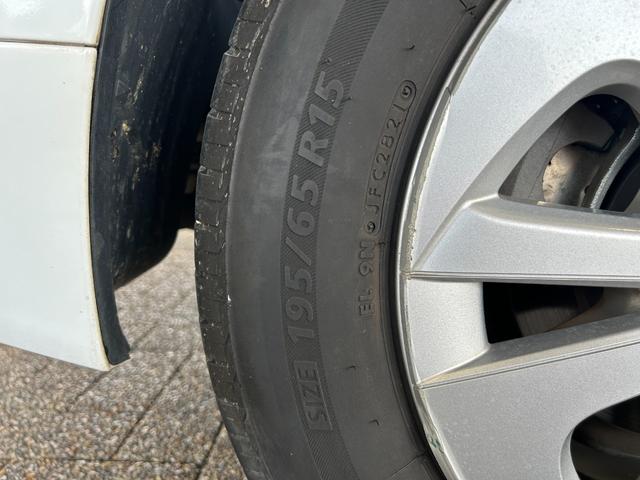 プリウス S ナビゲーション/ETC/LEDヘッドライト/オートライト/バックカメラ/スマートキー/プッシュスタート/オートエアコン/電動格納ミラー/フロアマット/サイドバイザー(39枚目)