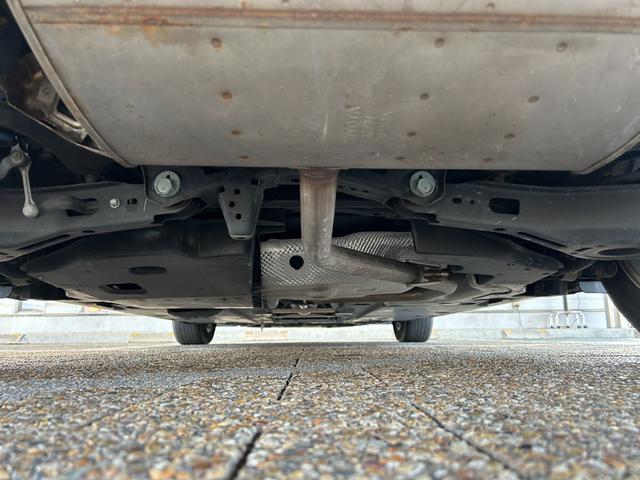 プリウス S ナビゲーション/ETC/LEDヘッドライト/オートライト/バックカメラ/スマートキー/プッシュスタート/オートエアコン/電動格納ミラー/フロアマット/サイドバイザー(40枚目)