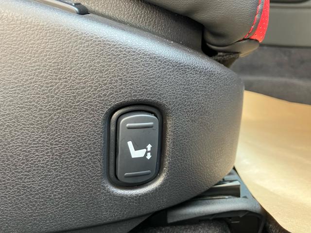ＧＴ－Ｒ ブラックエディション　シートヒーター　パワーシート　革シート　クリアランスソナー　ＬＥＤヘッドランプ　ＥＴＣ　スマートキー　Ｂｌｕｅｔｏｏｔｈ接続（13枚目）