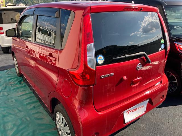 デイズ Ｊ　純正ナビ　フルセグ　Ｂｌｕｅｔｏｏｔｈ接続　キーレスエントリー　車検令和７年１１月　走行４５０００ｋｍ　エアコン　パワステ　パワーウィンドウ　Ｗエアバッグ（8枚目）