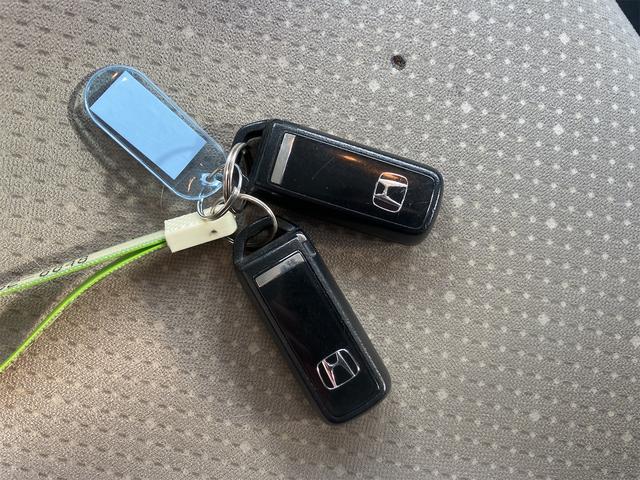 Ｎ－ＢＯＸカスタム Ｇ・Ｌパッケージ　片側パワースライドドア　スマートキー　プッシュスタートボタン　車検令和９年１月まで　ＨＩＤ　アイドリングストップ　ベンチシート（30枚目）