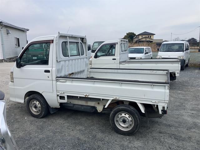 ハイゼットトラック 　４ＷＤ　車検令和９年６月まで　エアコン　パワステ　マニュアル５速車（11枚目）
