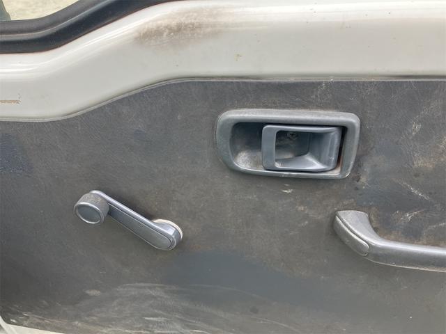 ハイゼットトラック 　４ＷＤ　車検令和９年６月まで　エアコン　パワステ　マニュアル５速車（14枚目）