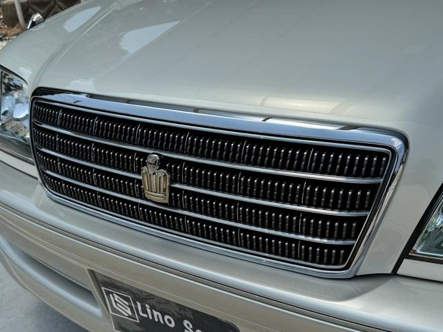 クラウン ロイヤルサルーン　プレミアム　後期型　特別仕様　修復歴無　禁煙車　ＨＩＤヘッド　イエローフォグ　クルコン　純正１６インチＡＷ　前後席パワーシート　電動リアサンシェード　車検整備付　オートライト（15枚目）