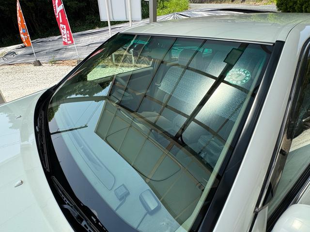 クラウン ロイヤルサルーン　プレミアム　後期型　特別仕様　修復歴無　禁煙車　ＨＩＤヘッド　イエローフォグ　クルコン　純正１６インチＡＷ　前後席パワーシート　電動リアサンシェード　車検整備付　オートライト（22枚目）