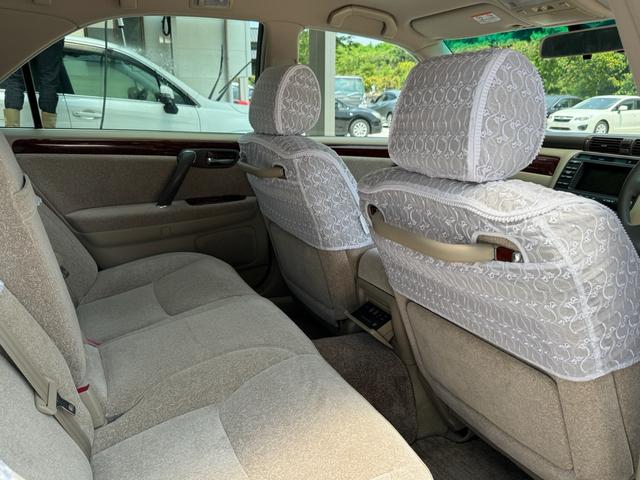 クラウン ロイヤルサルーン　プレミアム　後期型　特別仕様　修復歴無　禁煙車　ＨＩＤヘッド　イエローフォグ　クルコン　純正１６インチＡＷ　前後席パワーシート　電動リアサンシェード　車検整備付　オートライト（52枚目）