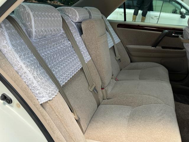 クラウン ロイヤルサルーン　プレミアム　後期型　特別仕様　修復歴無　禁煙車　ＨＩＤヘッド　イエローフォグ　クルコン　純正１６インチＡＷ　前後席パワーシート　電動リアサンシェード　車検整備付　オートライト（53枚目）
