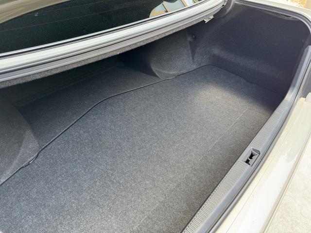 クラウン ロイヤルサルーン　プレミアム　後期型　特別仕様　修復歴無　禁煙車　ＨＩＤヘッド　イエローフォグ　クルコン　純正１６インチＡＷ　前後席パワーシート　電動リアサンシェード　車検整備付　オートライト（70枚目）