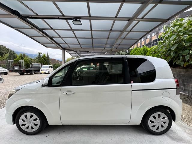スペイド Ｆ　禁煙車　全国対応１年保証　電動スライドドア　純正ナビ　Ｂｌｕｅｔｏｏｔｈ　フルセグＴＶ　バックカメラ　スマートキー　プッシュスタート　ＥＴＣ　オートライト　ＨＩＤヘッドライト　ステアリングスイッチ（9枚目）