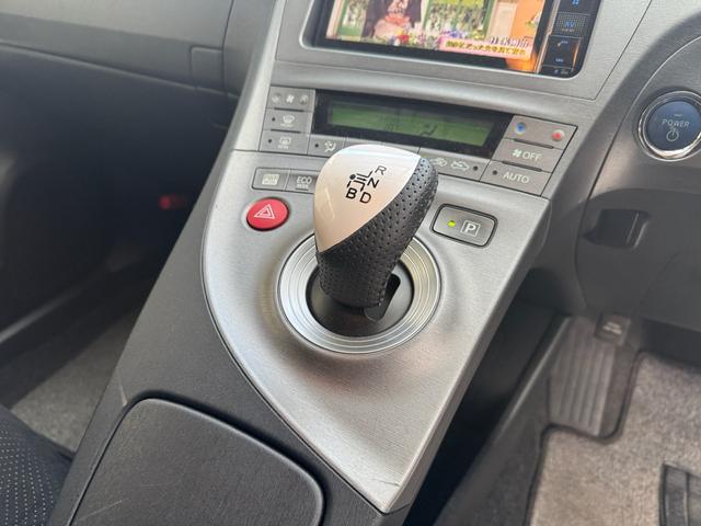 プリウス L 全国対応2年保証 REVIERフォグライト スモークテールランプ ガングリップステアリング 社外19AW ナビ Bluetooth バックカメラ ETC スマートキー Pスタート シャークアンテナ(38枚目)