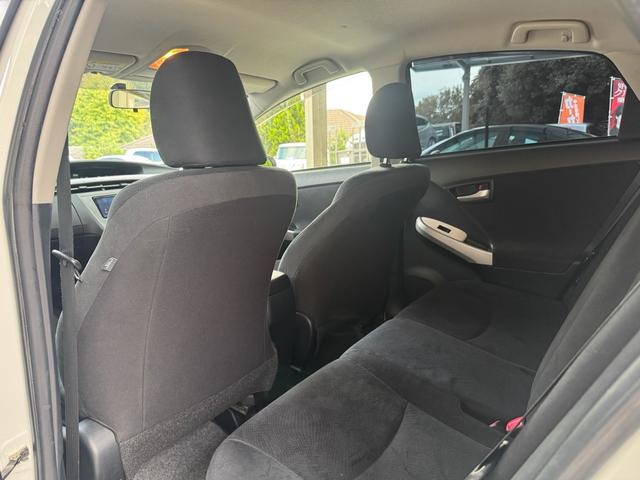 プリウス L 全国対応2年保証 REVIERフォグライト スモークテールランプ ガングリップステアリング 社外19AW ナビ Bluetooth バックカメラ ETC スマートキー Pスタート シャークアンテナ(45枚目)