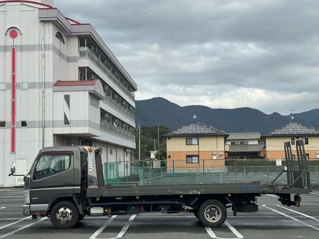 キャンター 　カスタム　積載車　キャリアカー　車輌運搬車　キャンターカスタム　ユニックネオ５　　積載量２０００キロ　メッキバンパー　左右開閉あおり　セーフティーローダー　ナビ　バックカメラ　Ｂｌｕｅｔｏｏｔｈ（5枚目）