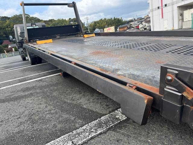 キャンター 　カスタム　積載車　キャリアカー　車輌運搬車　キャンターカスタム　ユニックネオ５　　積載量２０００キロ　メッキバンパー　左右開閉あおり　セーフティーローダー　ナビ　バックカメラ　Ｂｌｕｅｔｏｏｔｈ（13枚目）