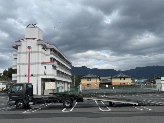 キャンター 　カスタム　積載車　キャリアカー　車輌運搬車　キャンターカスタム　ユニックネオ５　　積載量２０００キロ　メッキバンパー　左右開閉あおり　セーフティーローダー　ナビ　バックカメラ　Ｂｌｕｅｔｏｏｔｈ（14枚目）