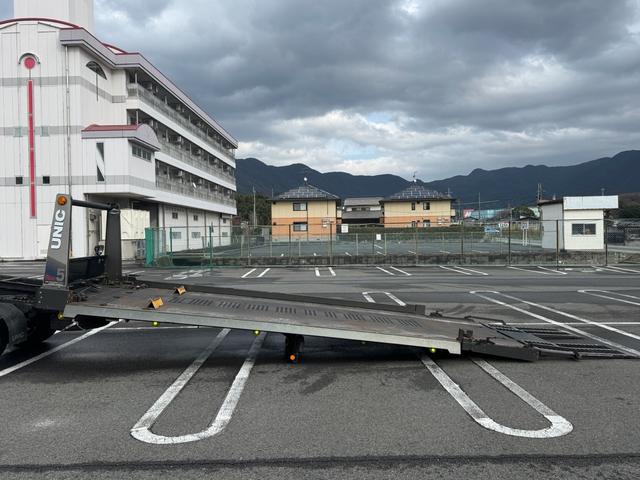 キャンター 　カスタム　積載車　キャリアカー　車輌運搬車　キャンターカスタム　ユニックネオ５　　積載量２０００キロ　メッキバンパー　左右開閉あおり　セーフティーローダー　ナビ　バックカメラ　Ｂｌｕｅｔｏｏｔｈ（15枚目）
