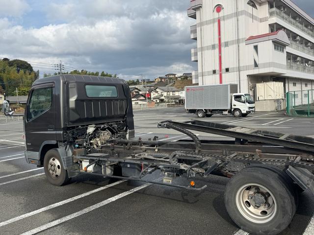キャンター 　カスタム　積載車　キャリアカー　車輌運搬車　キャンターカスタム　ユニックネオ５　　積載量２０００キロ　メッキバンパー　左右開閉あおり　セーフティーローダー　ナビ　バックカメラ　Ｂｌｕｅｔｏｏｔｈ（16枚目）