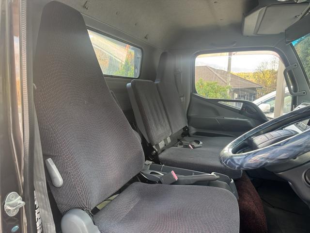 キャンター 　カスタム　積載車　キャリアカー　車輌運搬車　キャンターカスタム　ユニックネオ５　　積載量２０００キロ　メッキバンパー　左右開閉あおり　セーフティーローダー　ナビ　バックカメラ　Ｂｌｕｅｔｏｏｔｈ（21枚目）