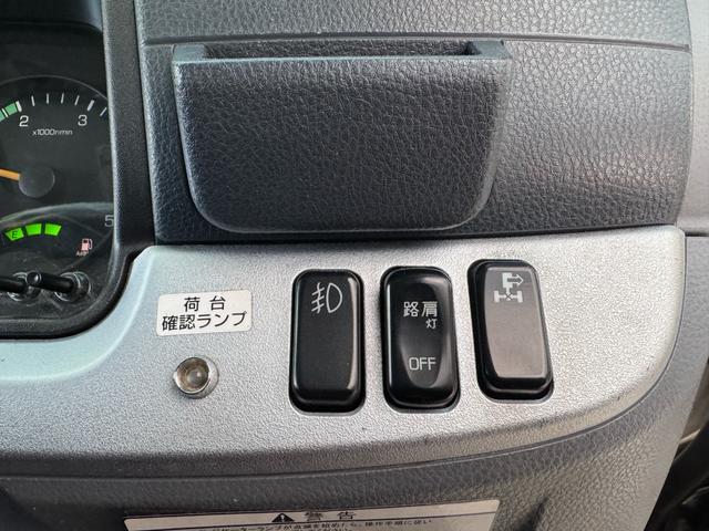 キャンター 　カスタム　積載車　キャリアカー　車輌運搬車　キャンターカスタム　ユニックネオ５　　積載量２０００キロ　メッキバンパー　左右開閉あおり　セーフティーローダー　ナビ　バックカメラ　Ｂｌｕｅｔｏｏｔｈ（26枚目）