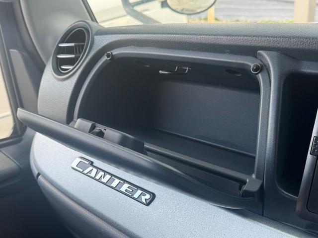 キャンター 　カスタム　積載車　キャリアカー　車輌運搬車　キャンターカスタム　ユニックネオ５　　積載量２０００キロ　メッキバンパー　左右開閉あおり　セーフティーローダー　ナビ　バックカメラ　Ｂｌｕｅｔｏｏｔｈ（36枚目）