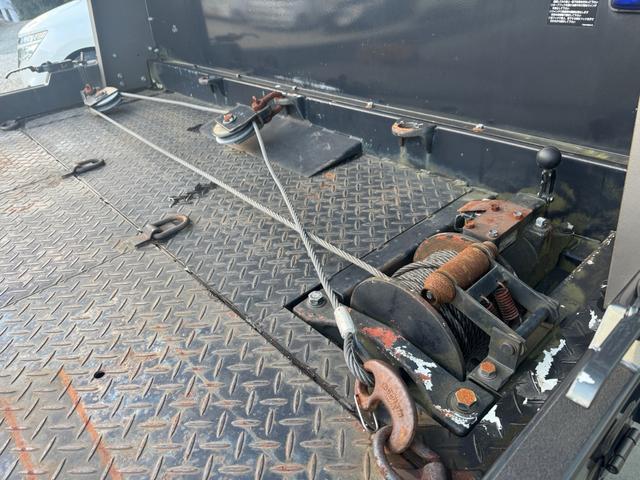 キャンター 　カスタム　積載車　キャリアカー　車輌運搬車　キャンターカスタム　ユニックネオ５　　積載量２０００キロ　メッキバンパー　左右開閉あおり　セーフティーローダー　ナビ　バックカメラ　Ｂｌｕｅｔｏｏｔｈ（40枚目）