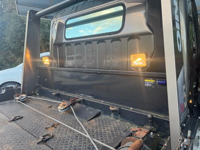 キャンター 　カスタム　積載車　キャリアカー　車輌運搬車　キャンターカスタム　ユニックネオ５　　積載量２０００キロ　メッキバンパー　左右開閉あおり　セーフティーローダー　ナビ　バックカメラ　Ｂｌｕｅｔｏｏｔｈ（43枚目）