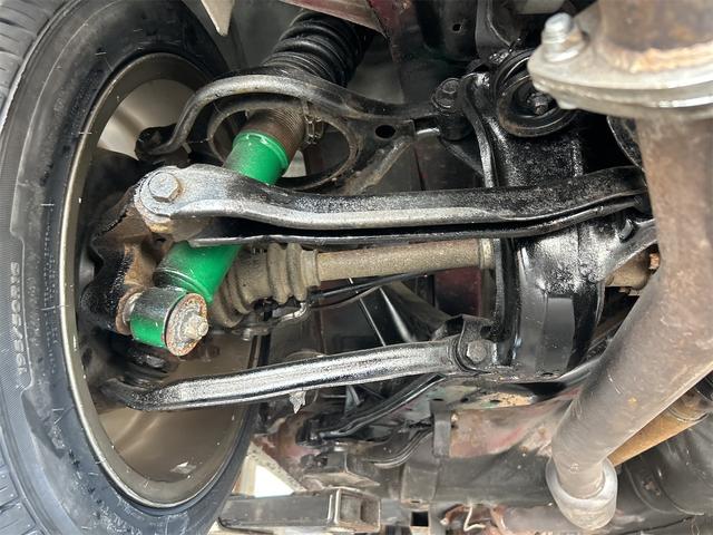 シルビア Ｑ’ｓ　走行５７８０４ｋｍ　ＴＥＩＮ車高調　社外マフラー　エーテックシュナイダー１６インチＡＷ　エンジンフルノーマル　オートマ車　自社金色ラメオールペイント済（18枚目）