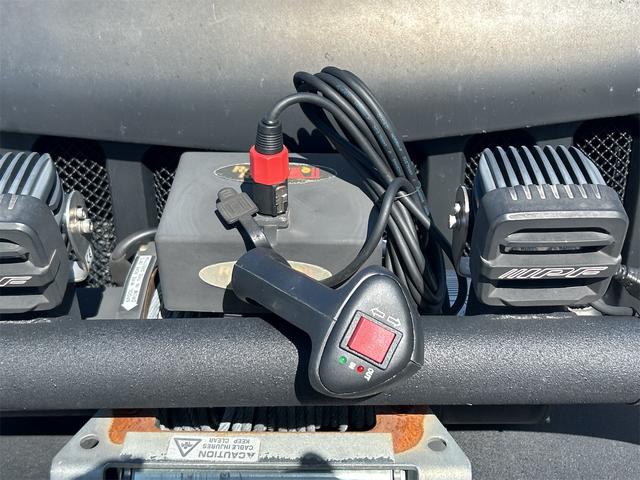 ジープ・ラングラーアンリミテッド 　４ＷＤ　ドライブレコーダー　ＥＴＣ　サイドカメラ　オートクルーズコントロール　ナビ　ＴＶ　ＡＴ　Ｂｌｕｅｔｏｏｔｈ　ＥＳＣ　エアコン　パワーウィンドウ　運転席エアバッグ　助手席エアバッグ（13枚目）