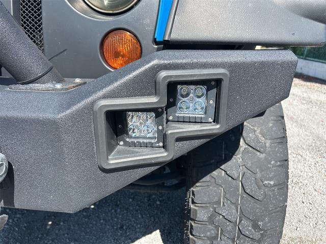 ジープ・ラングラーアンリミテッド 　４ＷＤ　ドライブレコーダー　ＥＴＣ　サイドカメラ　オートクルーズコントロール　ナビ　ＴＶ　ＡＴ　Ｂｌｕｅｔｏｏｔｈ　ＥＳＣ　エアコン　パワーウィンドウ　運転席エアバッグ　助手席エアバッグ（15枚目）
