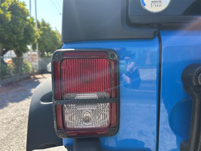 ジープ・ラングラーアンリミテッド 　４ＷＤ　ドライブレコーダー　ＥＴＣ　サイドカメラ　オートクルーズコントロール　ナビ　ＴＶ　ＡＴ　Ｂｌｕｅｔｏｏｔｈ　ＥＳＣ　エアコン　パワーウィンドウ　運転席エアバッグ　助手席エアバッグ（24枚目）