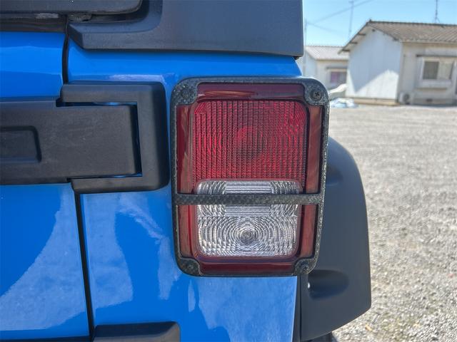 ジープ・ラングラーアンリミテッド 　４ＷＤ　ドライブレコーダー　ＥＴＣ　サイドカメラ　オートクルーズコントロール　ナビ　ＴＶ　ＡＴ　Ｂｌｕｅｔｏｏｔｈ　ＥＳＣ　エアコン　パワーウィンドウ　運転席エアバッグ　助手席エアバッグ（25枚目）