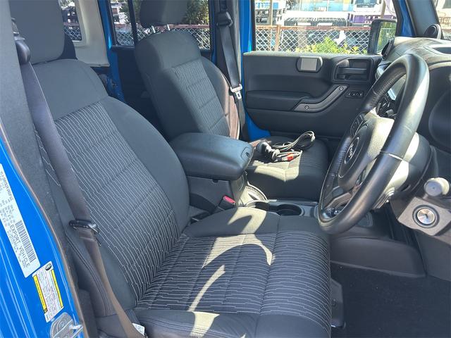 ジープ・ラングラーアンリミテッド 　４ＷＤ　ドライブレコーダー　ＥＴＣ　サイドカメラ　オートクルーズコントロール　ナビ　ＴＶ　ＡＴ　Ｂｌｕｅｔｏｏｔｈ　ＥＳＣ　エアコン　パワーウィンドウ　運転席エアバッグ　助手席エアバッグ（44枚目）