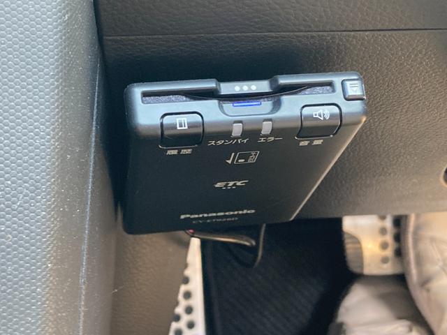 フェアレディＺ ロードスターバージョンＴ　オープンカー　ＥＴＣ　ＨＩＤ　ＡＴ　キーレスエントリー　シートヒーター　アルミホイール　盗難防止システム　衝突安全ボディ　ＡＢＳ　エアコン　パワーステアリング　パワーウィンドウ　運転席エアバッグ（5枚目）