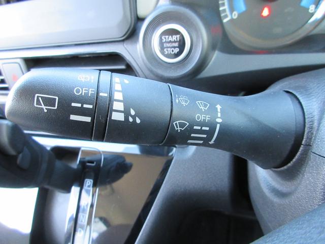 デイズ Ｘ　衝突軽減ブレーキ　禁煙車　ＥＴＣ　フルセグナビ　オートライト　レーンキープアシスト　アクセル踏み間違い防止装置　横滑り防止装置　障害物センサー　盗難防止装置（17枚目）