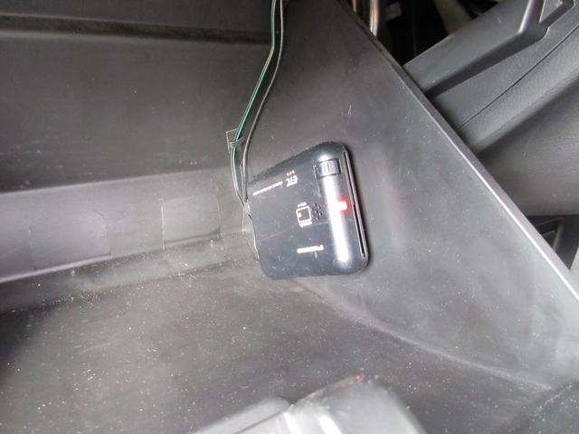 �d�s�b�́A�J�[�h�̌����Ȃ����ɐݒu���Ă��܂�