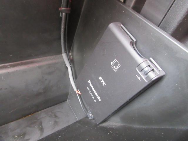 �d�s�b�́A�J�[�h�̌����Ȃ����ɐݒu���Ă��܂�