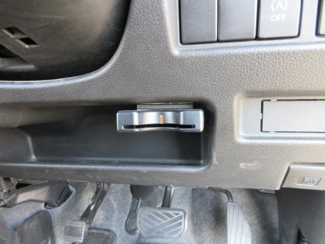 �d�s�b�́A�J�[�h�̌����Ȃ����ɐݒu���Ă��܂�