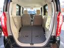後部座席を倒すと、大きな荷物も乗り便利です!