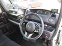 ドライバーシートも綺麗です。ボタンプッシュでエンジンスタート。鍵はキーフリーで大変便利です。