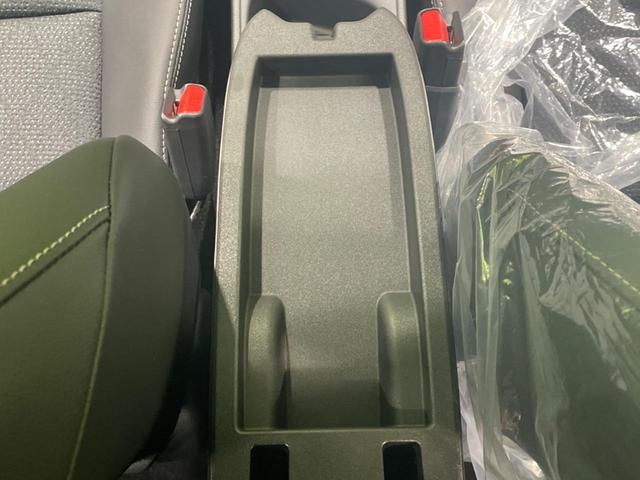 ヤリスクロス ハイブリッドＺ　登録済未使用車　セーフティセンス　純正８型ナビ　全周囲カメラ　レーダークルーズコントロール　フルセグ　Ｂｌｕｅｔｏｏｔｈ　ＥＴＣ　シートヒーター　ＬＥＤヘッド　ステアリングヒーター（33枚目）