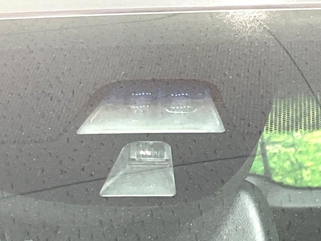 ヴェゼル ハイブリッドＺ　禁煙車　純正ナビ　シティブレーキアクティブシステム　ブラウン内装　フルセグＴＶ　バックカメラ　ＥＴＣ　ハーフレザーシート　シートヒーター　ＬＥＤヘッドライト　ルーフレール　クルーズコントロール（3枚目）