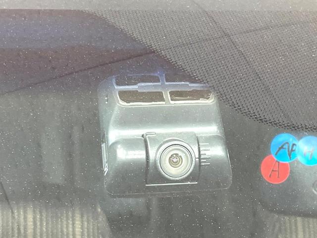 ヴェゼル ハイブリッドＺ　禁煙車　純正ナビ　シティブレーキアクティブシステム　ブラウン内装　フルセグＴＶ　バックカメラ　ＥＴＣ　ハーフレザーシート　シートヒーター　ＬＥＤヘッドライト　ルーフレール　クルーズコントロール（6枚目）