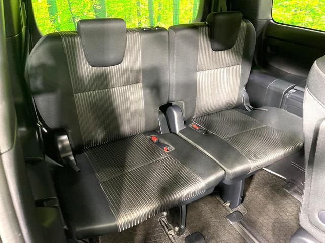 ヴォクシー ハイブリッドＺＳ　禁煙車　純正９型ナビ　フリップダウンモニター　両側電動スライドドア　セーフティセンス　フルセグＴＶ　ＥＴＣ　クルーズコントロール　ＬＥＤヘッドライト　シートヒーター　７人乗り　スマートキー（10枚目）